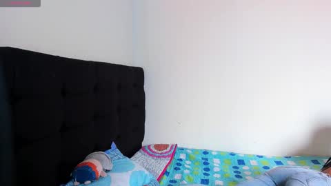 Snapshot of vinaly_y chatting on October 23, 2025, 7:01 pm Vinaly online show from October 23, 2025, 7:01 pm