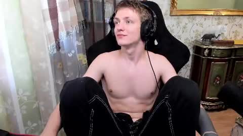 Snapshot of vince__dice chatting on June 30, 2026, 3:29 am Dimoooooon online show from June 30, 2026, 3:29 am