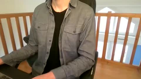 Vince online show from October 15, 2025, 2:06 pm