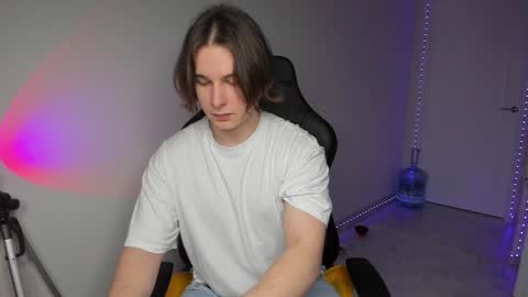 Vincent Strong online show from December 28, 2024, 1:38 pm