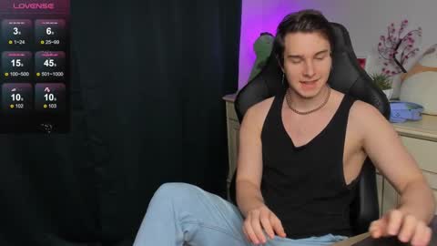 Vincent Strong online show from November 2, 2025, 8:17 am