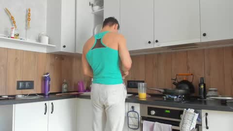 Vincent.  uncut 18cm online show from February 15, 2025, 9:05 am