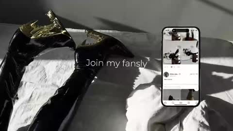 Diva Silvia online show from November 26, 2025, 5:25 pm