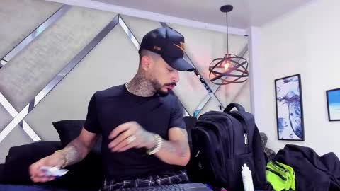 ---Vinzen--- online show from November 10, 2025, 5:28 am