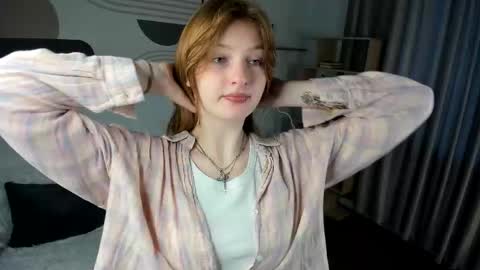 Snapshot of viola_larson chatting on March 4, 2026, 2:45 pm Viola but friends call me Sisi online show from March 4, 2026, 2:45 pm