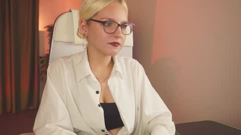 violamore online show from June 11, 2026, 2:53 am