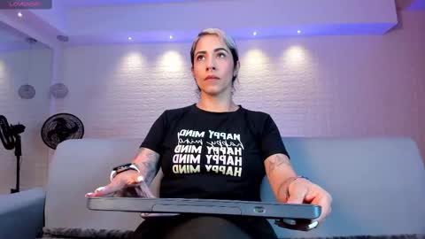 Snapshot of violeet_scott chatting on February 10, 2025, 10:42 am Violett Everyday From 0530 to 1430 Col Time online show from February 10, 2025, 10:42 am