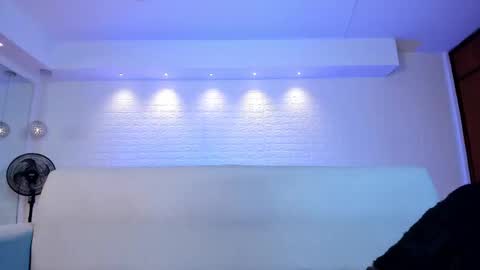 Snapshot of violeet_scott chatting on February 21, 2025, 1:55 pm Violett Everyday From 0530 to 1430 Col Time online show from February 21, 2025, 1:55 pm