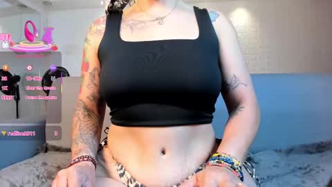 Snapshot of violeet_scott chatting on March 11, 2025, 5:02 pm Violett Everyday From 0530 to 1430 Col Time online show from March 11, 2025, 5:02 pm