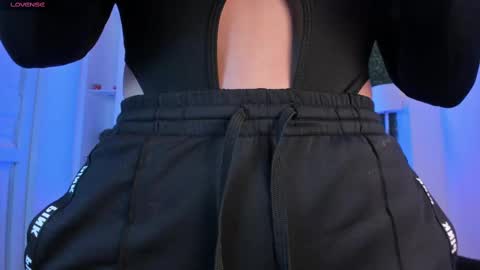 Snapshot of violeet_scott chatting on September 11, 2025, 10:48 am Violett Everyday From 0530 to 1430 Col Time online show from September 11, 2025, 10:48 am