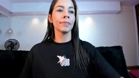 Snapshot of violeet_scott chatting on November 20, 2025, 10:37 am Violett Everyday From 0530 to 1430 Col Time online show from November 20, 2025, 10:37 am