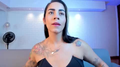 Snapshot of violeet_scott chatting on November 26, 2025, 10:49 am Violett Everyday From 0530 to 1430 Col Time online show from November 26, 2025, 10:49 am