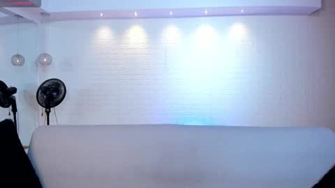 Snapshot of violeet_scott chatting on November 28, 2025, 10:51 am Violett Everyday From 0530 to 1430 Col Time online show from November 28, 2025, 10:51 am