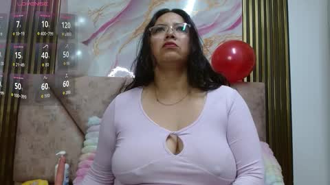 Snapshot of violemurray chatting on February 28, 2026, 11:33 am violemurray online show from February 28, 2026, 11:33 am