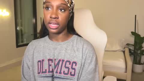 Fantasy Black Girl online show from February 11, 2025, 5:37 am