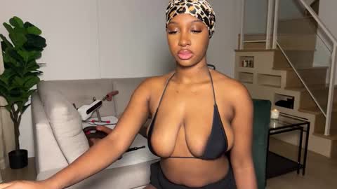 Fantasy Black Girl online show from November 11, 2025, 5:18 am