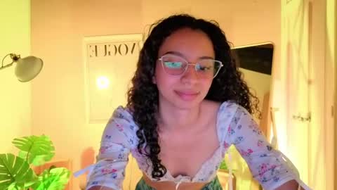 violet__15 online show from July 1, 2026, 6:40 pm