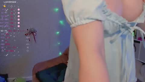 violet____h online show from January 1, 2025, 9:31 pm