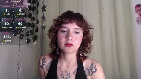 Snapshot of violet_bluee chatting on May 16, 2026, 7:27 am Violet online show from May 16, 2026, 7:27 am