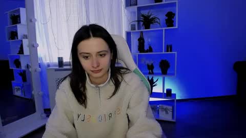 violet_margo online show from April 20, 2026, 7:11 am