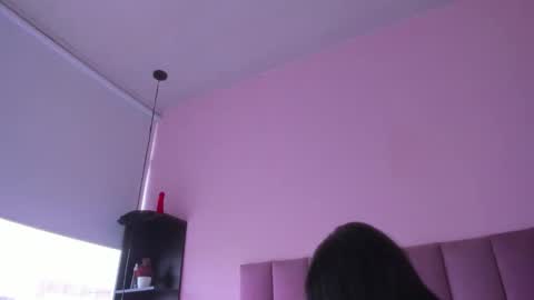 violet online show from September 18, 2025, 1:46 pm