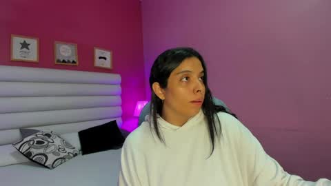 violet_sinclair online show from April 20, 2026, 11:57 am