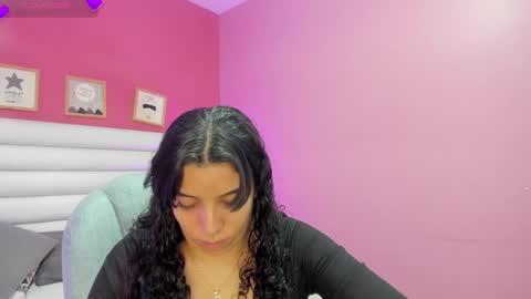 Snapshot of violet_sinclair chatting on June 3, 2026, 11:35 am violet_sinclair online show from June 3, 2026, 11:35 am