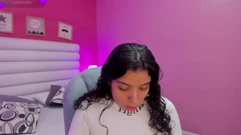 Snapshot of violet_sinclair chatting on June 5, 2026, 11:38 am violet_sinclair online show from June 5, 2026, 11:38 am
