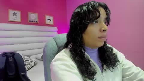 Snapshot of violet_sinclair chatting on June 9, 2026, 11:44 am violet_sinclair online show from June 9, 2026, 11:44 am