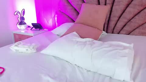 Snapshot of violet_smith01 chatting on July 6, 2026, 3:03 pm violet_smith01 online show from July 6, 2026, 3:03 pm