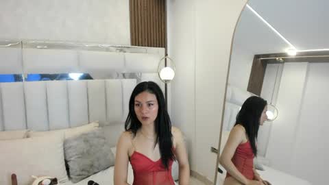 Snapshot of violet_vyx chatting on May 30, 2026, 4:20 am Violet online show from May 30, 2026, 4:20 am