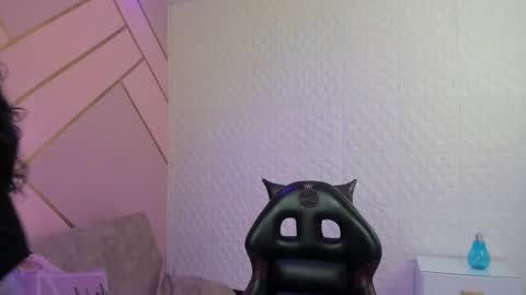     online show from October 24, 2025, 9:11 pm