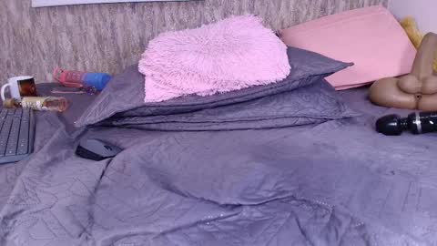 violeta london online show from February 21, 2025, 9:13 am