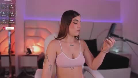 violeta_marquez online show from November 5, 2025, 11:32 am