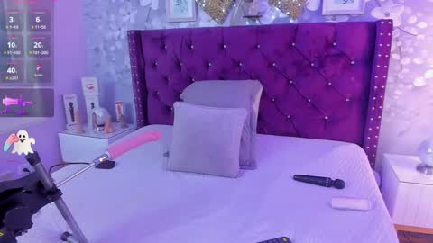 violeta_medina online show from February 16, 2025, 9:15 am