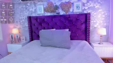 violeta_medina online show from November 18, 2025, 11:03 am