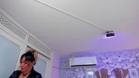Snapshot of violeta_medina chatting on July 7, 2026, 7:23 am violeta_medina online show from July 7, 2026, 7:23 am