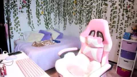 Violeta online show from November 18, 2025, 5:06 pm