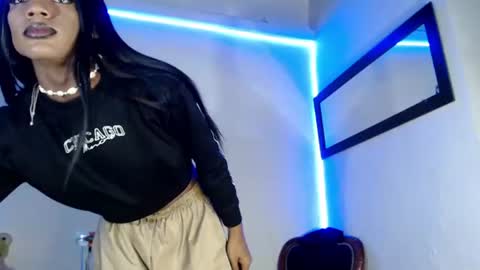 Snapshot of violeta_r_01 chatting on June 10, 2026, 6:34 am violeta_r_01 online show from June 10, 2026, 6:34 am