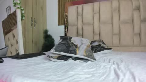 violeta_rosex online show from April 19, 2026, 1:16 am