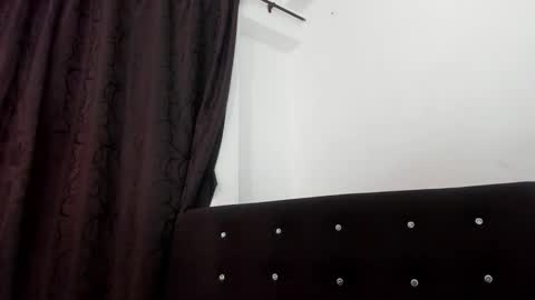 VioletaDums online show from February 28, 2025, 9:47 am