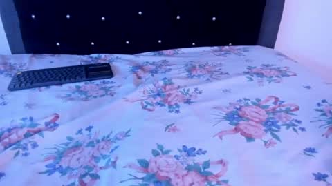 VioletaDums online show from October 5, 2025, 3:27 am