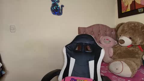 Jimena online show from December 1, 2025, 8:03 pm