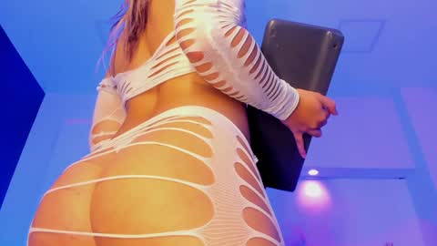 Snapshot of violetarainn chatting on January 9, 2025, 5:33 pm Violeta online show from January 9, 2025, 5:33 pm