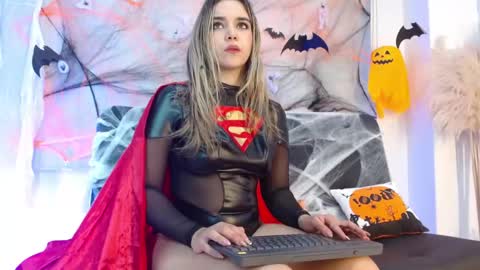 Snapshot of violetarainn chatting on October 7, 2025, 11:40 am Violeta online show from October 7, 2025, 11:40 am