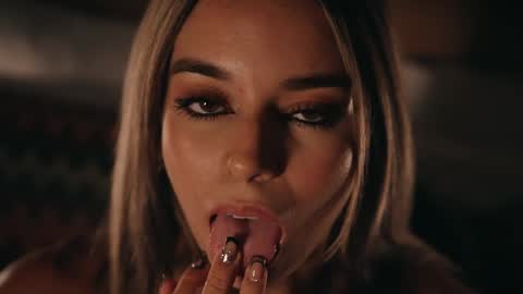 Violeta online show from April 21, 2026, 5:06 pm