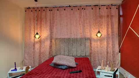 VIOLETA online show from September 29, 2025, 1:38 pm