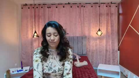 VIOLETA online show from October 13, 2025, 1:11 pm