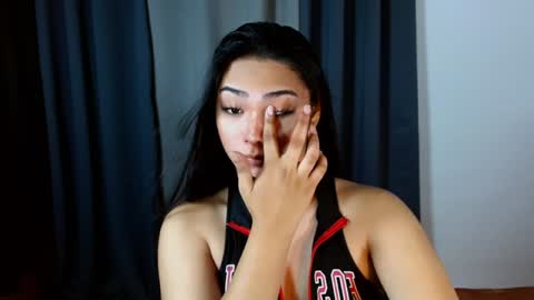 violet online show from February 3, 2025, 3:27 pm