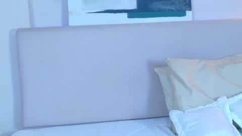 Snapshot of violetbloomm chatting on March 31, 2026, 11:43 am Violet online show from March 31, 2026, 11:43 am